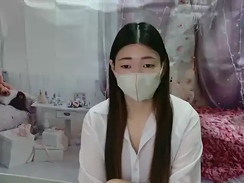 Snapshot of -REIREI- chatting on December 8, 2024, 9:19 pm -REIREI- online show from December 8, 2024, 9:19 pm