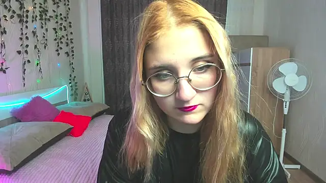 Snapshot of Miss_Elsa_ chatting on December 10, 2024, 8:30 am Miss Elsa online show from December 10, 2024, 8:30 am