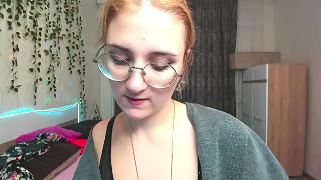 Snapshot of Miss_Elsa_ chatting on December 21, 2024, 3:36 am Miss Elsa online show from December 21, 2024, 3:36 am