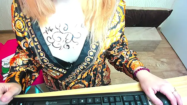 Snapshot of Miss_Elsa_ chatting on February 17, 2025, 6:31 am Miss Elsa online show from February 17, 2025, 6:31 am