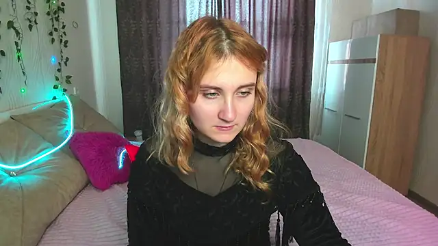 Snapshot of Miss_Elsa_ chatting on February 19, 2025, 7:28 am Miss Elsa online show from February 19, 2025, 7:28 am