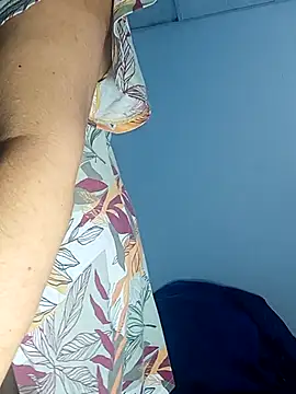 Snapshot of rrosevicky chatting on February 1, 2026, 5:39 am rrosevicky online show from February 1, 2026, 5:39 am