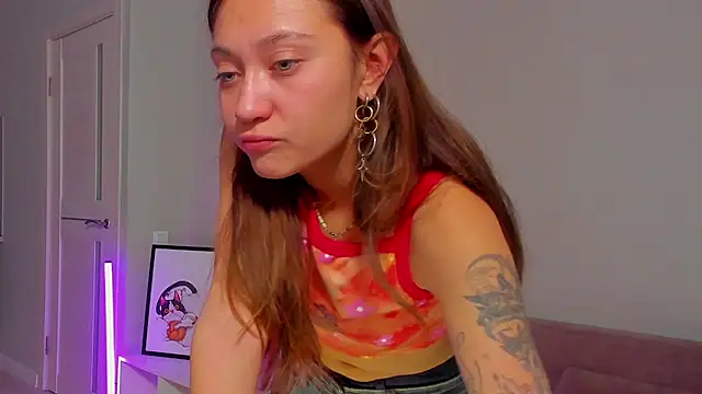 Snapshot of EllaSky_xoxo chatting on December 17, 2024, 12:12 am EllaSky xoxo online show from December 17, 2024, 12:12 am