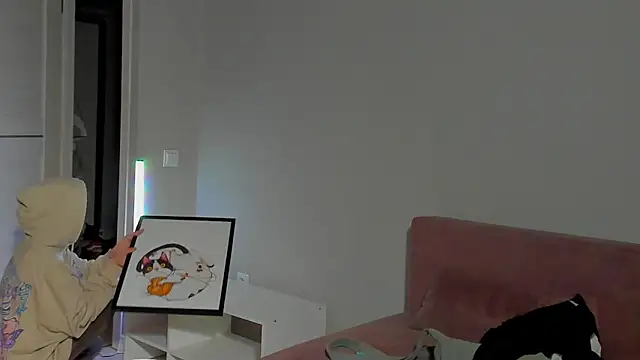 Snapshot of EllaSky_xoxo chatting on December 18, 2024, 11:40 pm EllaSky xoxo online show from December 18, 2024, 11:40 pm