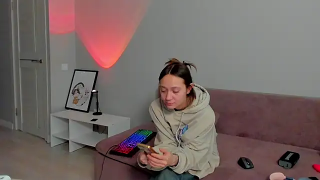 Snapshot of EllaSky_xoxo chatting on January 22, 2025, 8:40 am EllaSky xoxo online show from January 22, 2025, 8:40 am