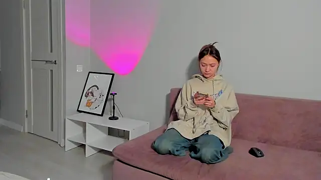 Snapshot of EllaSky_xoxo chatting on January 23, 2025, 6:17 am EllaSky xoxo online show from January 23, 2025, 6:17 am