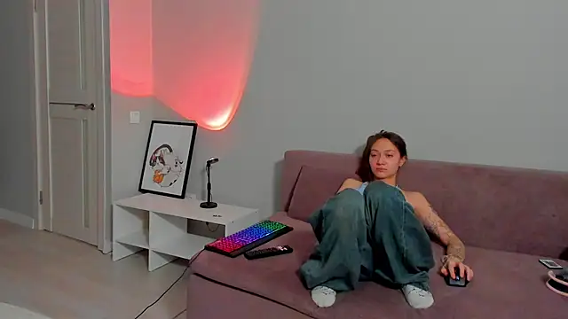 Snapshot of EllaSky_xoxo chatting on January 25, 2025, 10:29 am EllaSky xoxo online show from January 25, 2025, 10:29 am