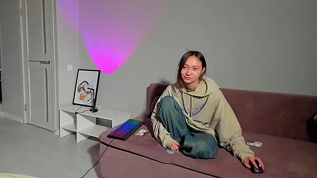 Snapshot of EllaSky_xoxo chatting on January 28, 2025, 3:36 am EllaSky xoxo online show from January 28, 2025, 3:36 am