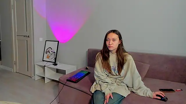 Snapshot of EllaSky_xoxo chatting on January 28, 2025, 6:38 am EllaSky xoxo online show from January 28, 2025, 6:38 am