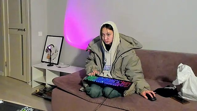 Snapshot of EllaSky_xoxo chatting on January 29, 2025, 2:51 am EllaSky xoxo online show from January 29, 2025, 2:51 am