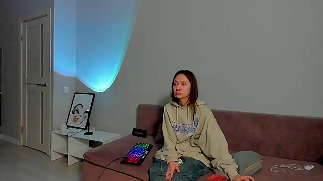 Snapshot of EllaSky_xoxo chatting on February 4, 2025, 6:04 am EllaSky xoxo online show from February 4, 2025, 6:04 am