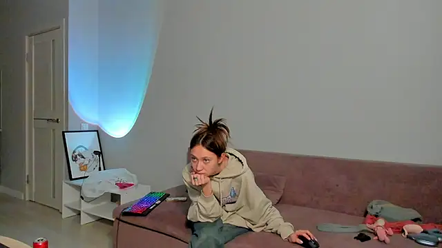 Snapshot of EllaSky_xoxo chatting on February 5, 2025, 12:49 pm EllaSky xoxo online show from February 5, 2025, 12:49 pm