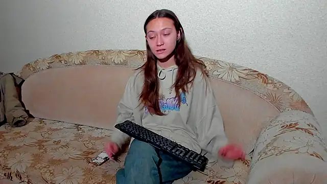 Snapshot of EllaSky_xoxo chatting on March 4, 2025, 10:16 pm EllaSky xoxo online show from March 4, 2025, 10:16 pm