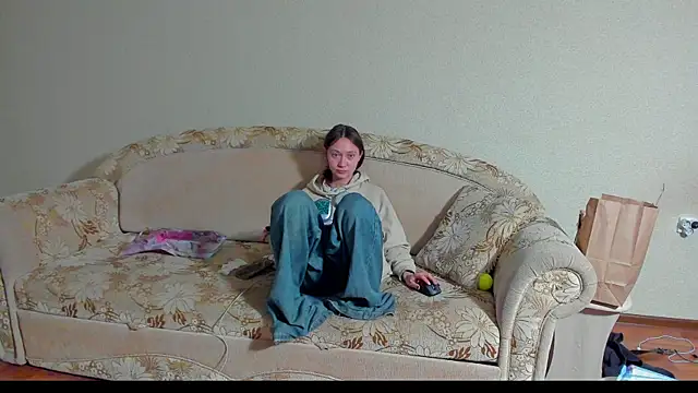 Snapshot of EllaSky_xoxo chatting on March 20, 2025, 10:07 pm EllaSky xoxo online show from March 20, 2025, 10:07 pm