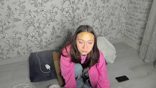 Snapshot of EllaSky_xoxo chatting on October 22, 2025, 2:01 am EllaSky xoxo online show from October 22, 2025, 2:01 am