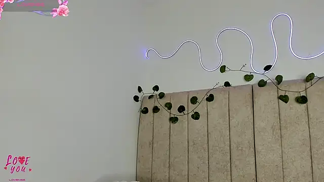 Kaseydelvey online show from October 20, 2025, 10:54 pm