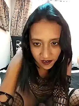 Snapshot of cami_victoria chatting on December 3, 2024, 5:45 pm cami victoria online show from December 3, 2024, 5:45 pm