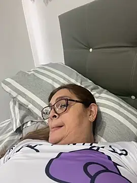 AntonellaAlondra4 online show from December 30, 2024, 1:14 pm