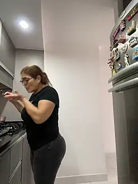 AntonellaAlondra4 online show from January 3, 2025, 6:24 pm