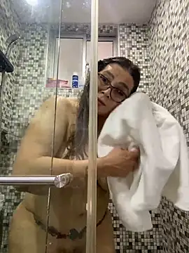 AntonellaAlondra4 online show from January 22, 2025, 6:41 pm