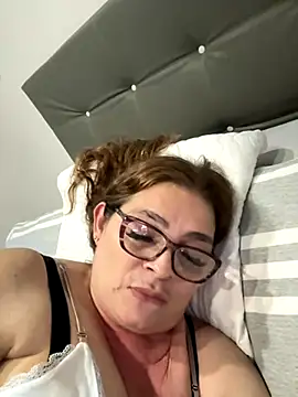 AntonellaAlondra4 online show from September 14, 2025, 3:05 am