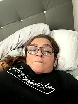 AntonellaAlondra4 online show from September 16, 2025, 4:08 pm