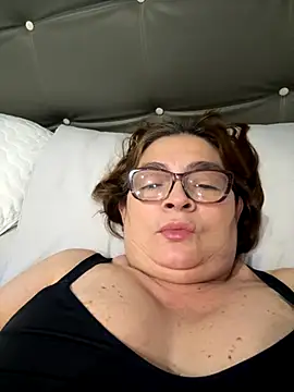 Snapshot of AntonellaAlondra4 chatting on November 3, 2025, 11:11 am AntonellaAlondra4 online show from November 3, 2025, 11:11 am