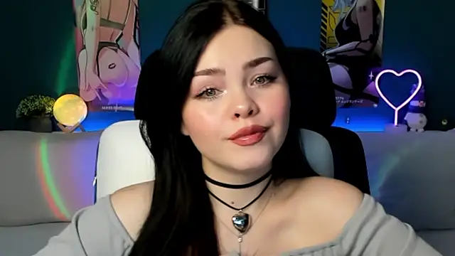 AkiraKatsu online show from December 19, 2024, 6:56 pm