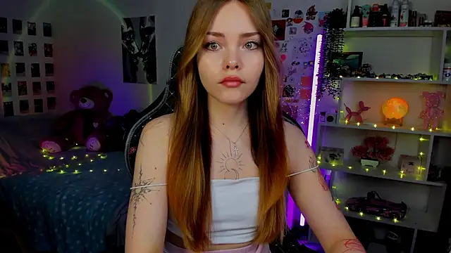 AkiraKatsu online show from November 8, 2025, 11:32 am