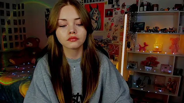 AkiraKatsu online show from April 25, 2026, 11:13 am