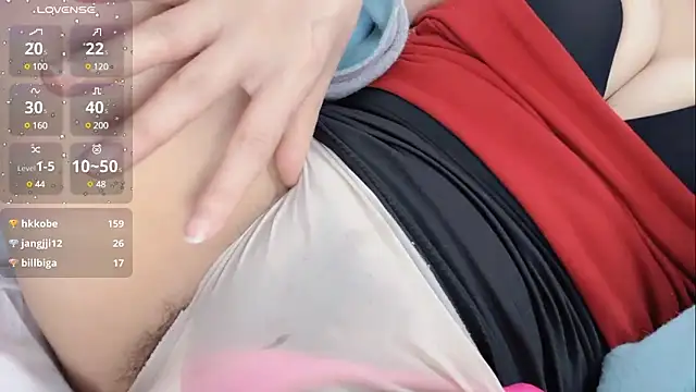 Qwi-V1 online show from January 24, 2025, 2:39 am