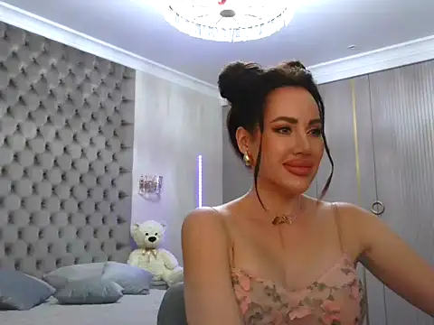 TianaPosh online show from January 31, 2025, 7:29 pm