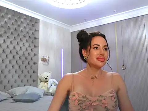 TianaPosh online show from February 17, 2025, 2:20 am