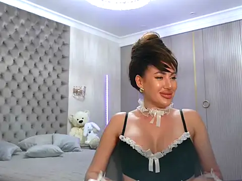 TianaPosh online show from February 20, 2025, 2:40 am