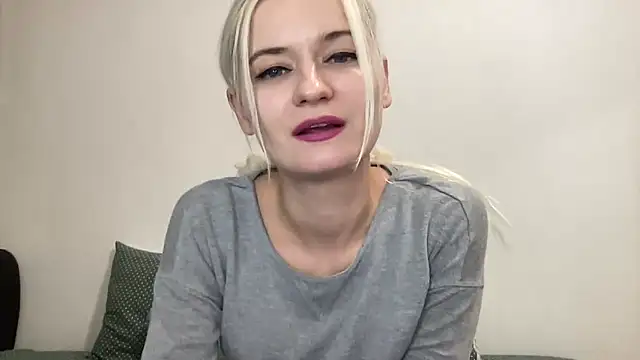 Onika Love online show from November 24, 2025, 10:53 pm