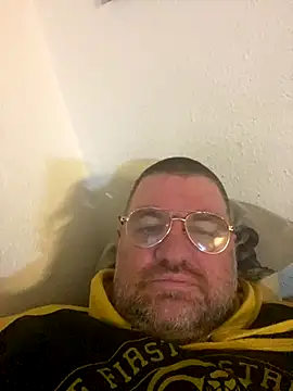 thetobmaster200 online show from December 1, 2024, 8:42 pm