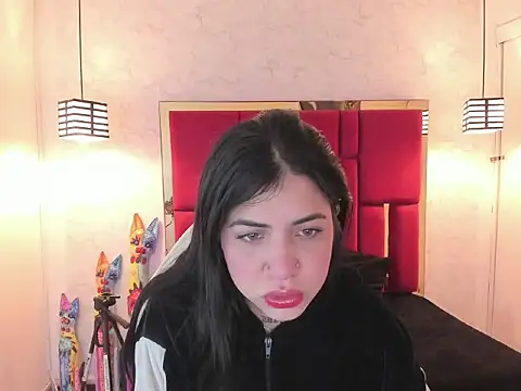 Snapshot of Violet_m chatting on September 21, 2025, 11:45 am Violet m online show from September 21, 2025, 11:45 am