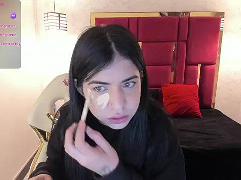 Snapshot of Violet_m chatting on October 14, 2025, 12:50 pm Violet m online show from October 14, 2025, 12:50 pm