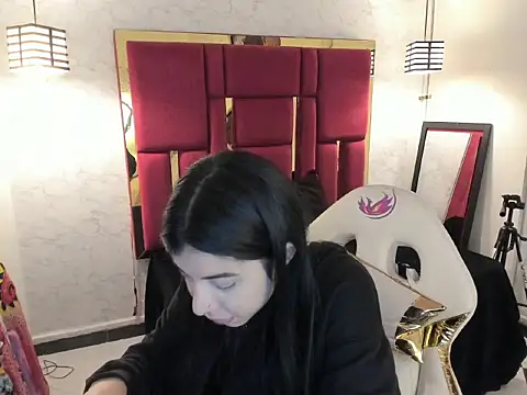 Snapshot of Violet_m chatting on October 17, 2025, 12:08 pm Violet m online show from October 17, 2025, 12:08 pm