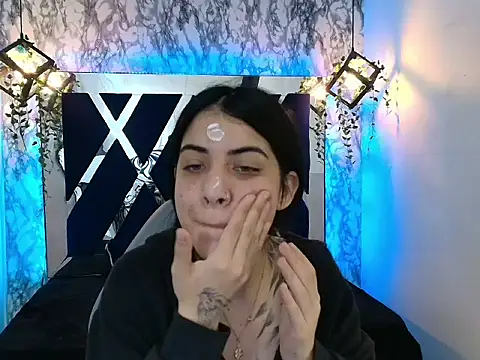 Snapshot of Violet_m chatting on November 4, 2025, 12:04 pm Violet m online show from November 4, 2025, 12:04 pm