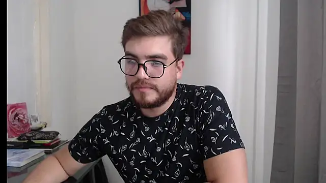 Snapshot of Dylanwish chatting on December 19, 2024, 8:23 pm Dylanwish online show from December 19, 2024, 8:23 pm