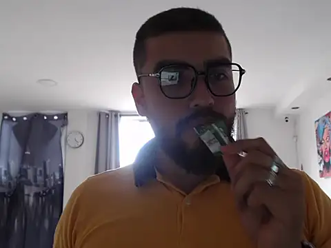 Snapshot of Dylanwish chatting on September 19, 2025, 9:26 pm Dylanwish online show from September 19, 2025, 9:26 pm