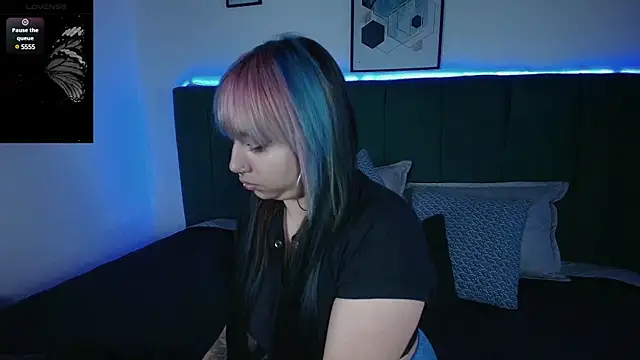 Snapshot of Veronica_Goddes chatting on March 17, 2025, 1:18 pm Veronica Goddes online show from March 17, 2025, 1:18 pm