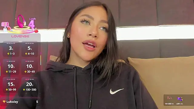 nicolle pierce online show from February 27, 2025, 3:26 pm