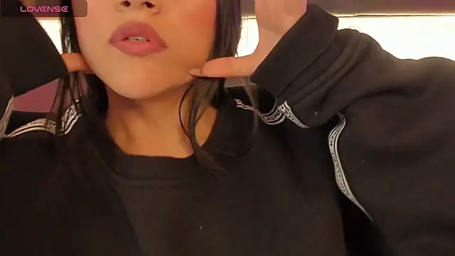 nicolle pierce online show from March 5, 2025, 12:22 pm