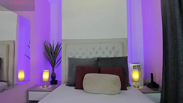 nicolle pierce online show from March 26, 2026, 12:22 pm