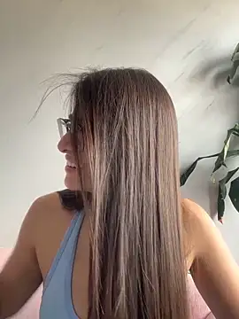 MariaIsabella8 online show from December 20, 2025, 7:32 pm