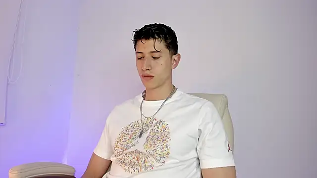 Dorianmistery2322  online show from April 18, 2026, 12:03 am