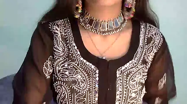 Cute Alaina online show from February 28, 2025, 3:48 am