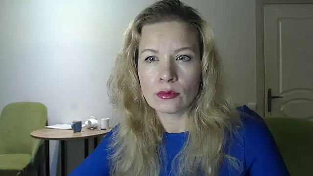 Snapshot of Juli_julyyy chatting on December 29, 2024, 10:47 pm Juli julyyy online show from December 29, 2024, 10:47 pm